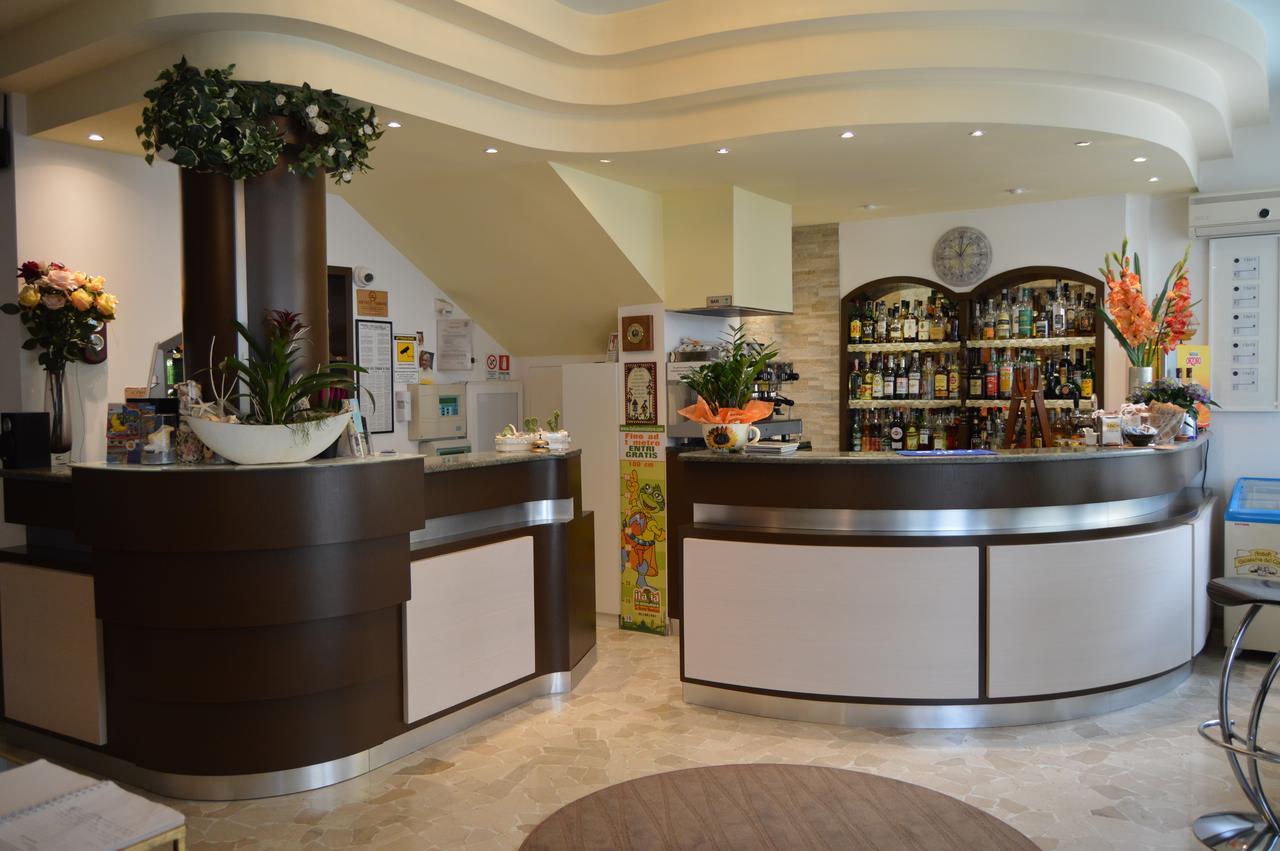 Hotel Dear Rimini Extérieur photo